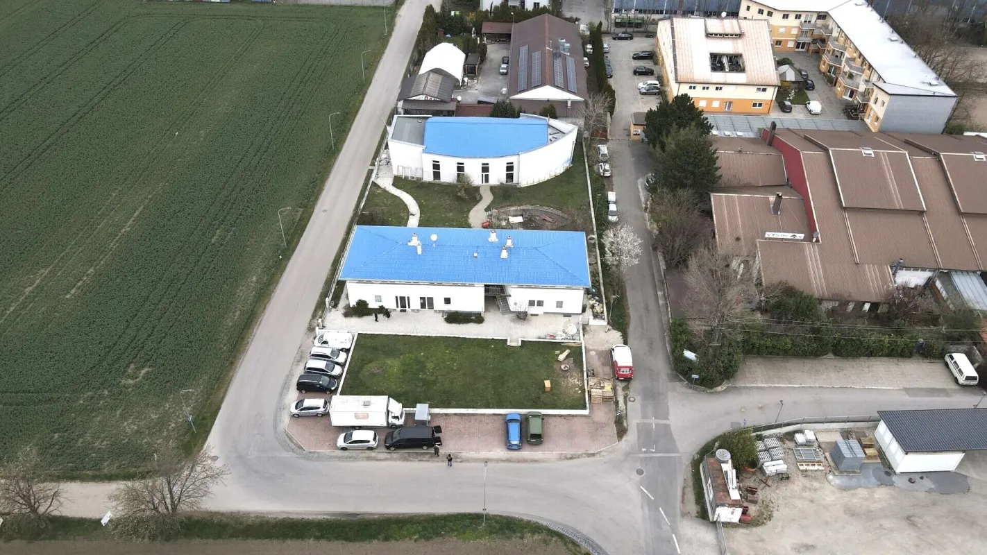 80% BEBAUUNGSDICHTE! TOP BETRIEBSGELÄNDE ZUR VIELFÄLTIGEN NUTZUNG IN GERASDORF BEI WIEN - Bild 1