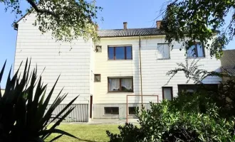 Ein- oder Zwei-Familienhaus + Chance zum Gestalten + sonniger Garten