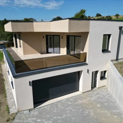 Achtung Preisänderung - Luxuriöses Einfamilienhaus in 3062 Kirchstetten: 6 Zimmer, Erstbezug, Terrasse, Doppelgarage - Bild 2