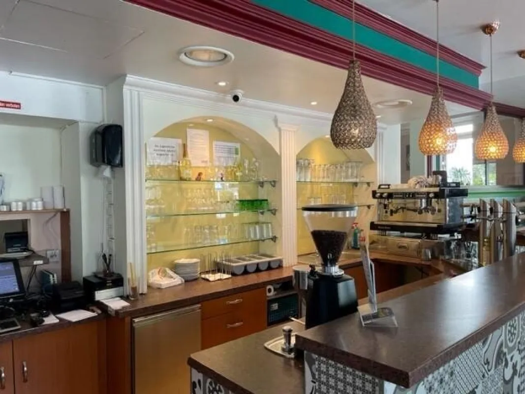 Schöne, große Pizzeria - Bild 1