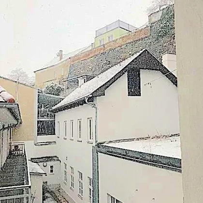 Kleine, historische Entwicklungsliegenschaft im Zentrum von Krems, mit Charme und Rohdachboden, bis auf eine Wohnung leer. wieder ein besonderes Objekt von allesgefunden.at... - Bild 2