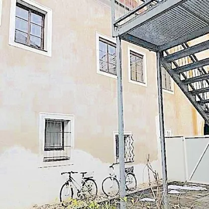 Kleine, historische Entwicklungsliegenschaft im Zentrum von Krems, mit Charme und Rohdachboden, bis auf eine Wohnung leer. wieder ein besonderes Objekt von allesgefunden.at... - Bild 3
