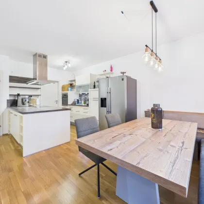 Zentrales Wohlfühlzuhause in Spittal: Moderne 4 - Zimmer Wohnung mit Balkon & 2 Tiefgaragenplätzen. - Bild 2