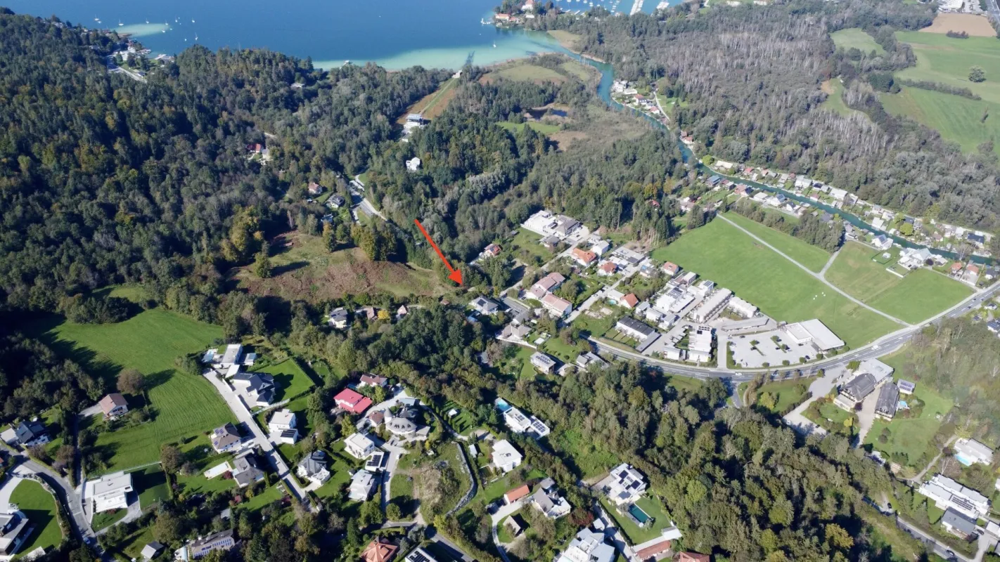 Tolle Gelegenheit: Sonniges Baugrundstück in Hanglage am Südufer vom Wörthersee - Bild 1