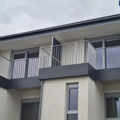 Schlüsselfertiges 171m² Reihenhaus in ruhiger Lage | Ziegelmassiv-Bauweise | Gärten | beheizter Wohnkeller | PKW-Stellplätze | Wäscheschacht | Staubsaugeranlage | Terrasse | S-Bahn-Nähe | PROVISIONSFREI - Bild 3