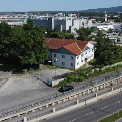 TEILANMIETUNG möglich - ideale Schulungsflächen - Bürotrakt mit Parkplatz-Option(en) / Büro EG & OG - Bild 2