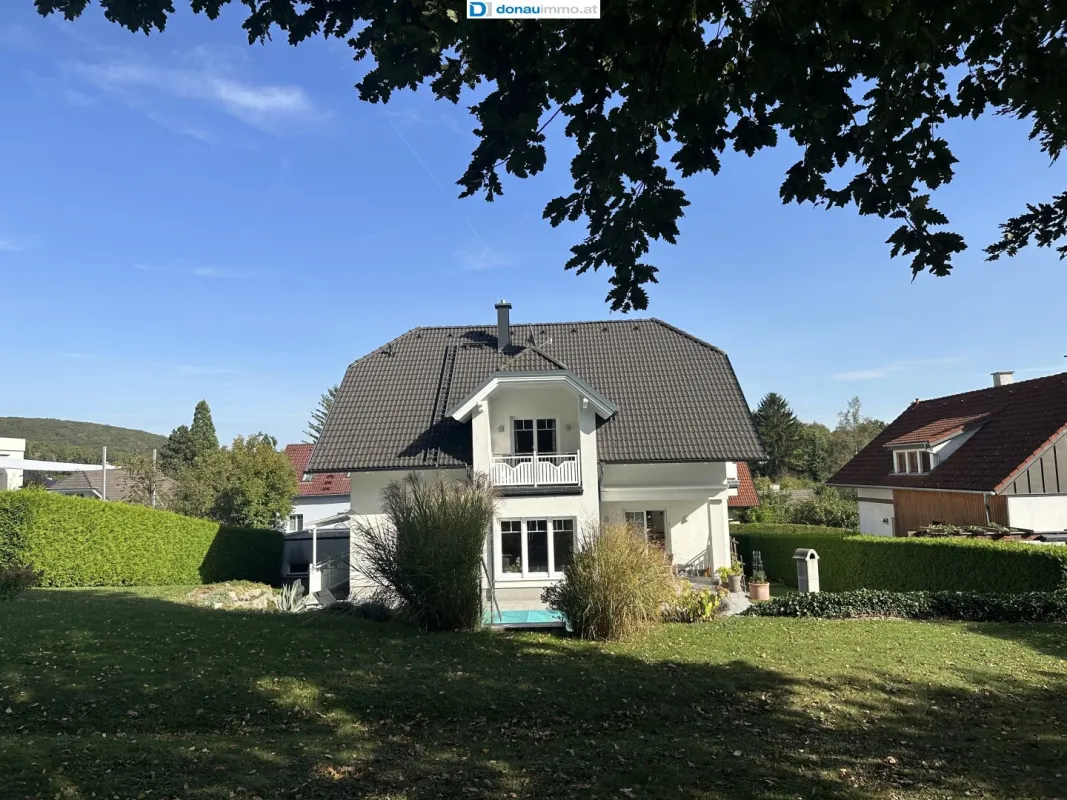 2384 Breitenfurt bei Wien Traumhaus mit Pool und Riesengarten in Grünruhelage - Bild 1
