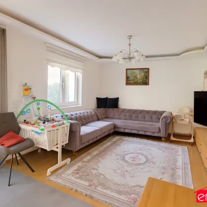 STILVOLLES HAUS mit viel Platz  ZU VERKAUFEN - Carport, Stellplatz, Solaranlage, 3 WCs, 2 Bädern & mehr! - Bild 3