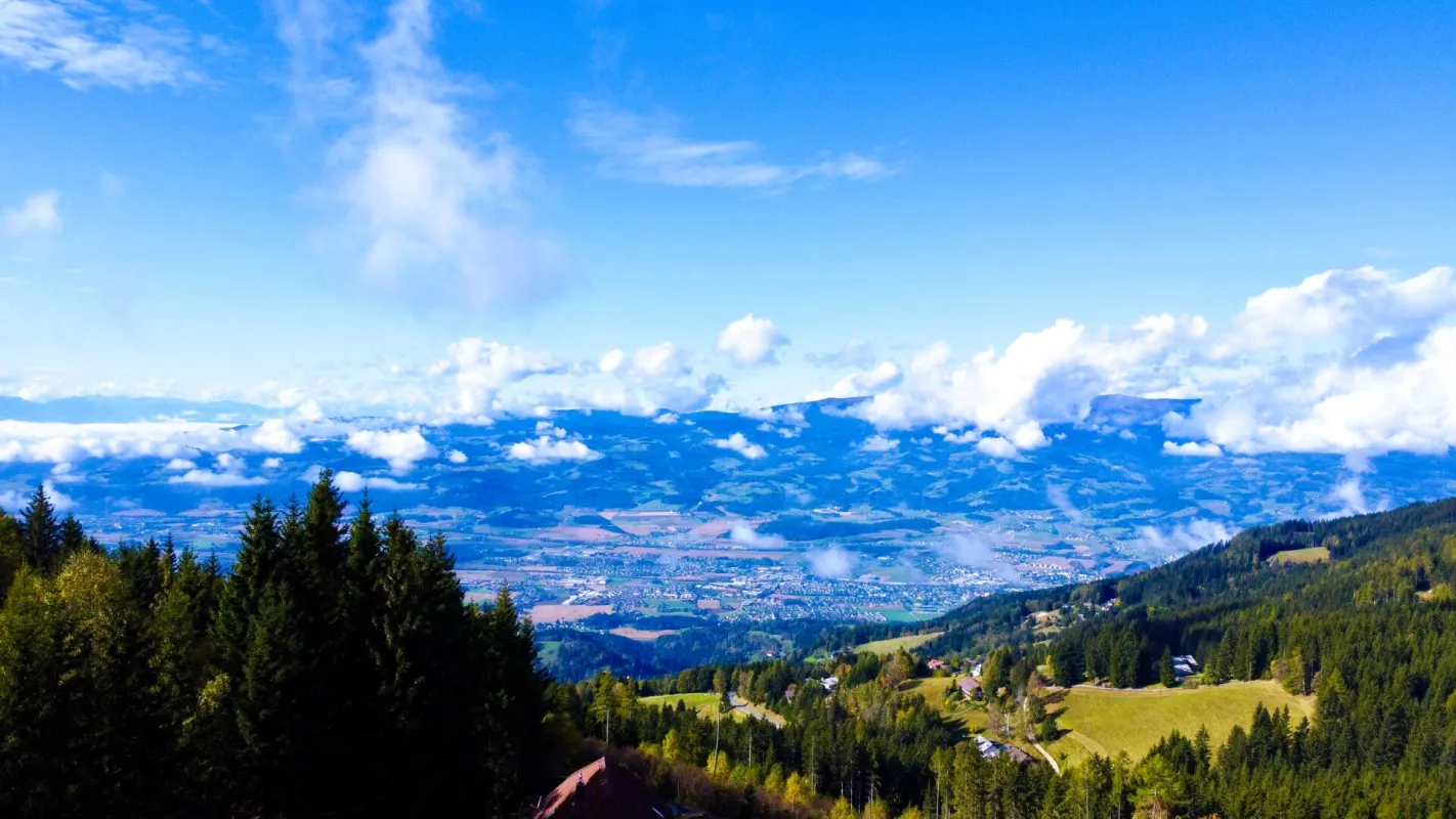 Baugrundstück der Extraklasse auf der Koralpe: 1309,3m² Sonnentraum mit Skipisten-Nähe, ohne Baupflicht und Panoramablick nach Wolfsberg! - Bild 1
