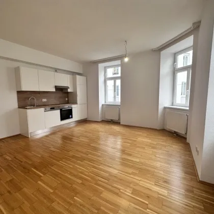 Charmante 53m² Altbauwohnung, 2 Zimmer, neue Einbauküche & Lift - Bild 3