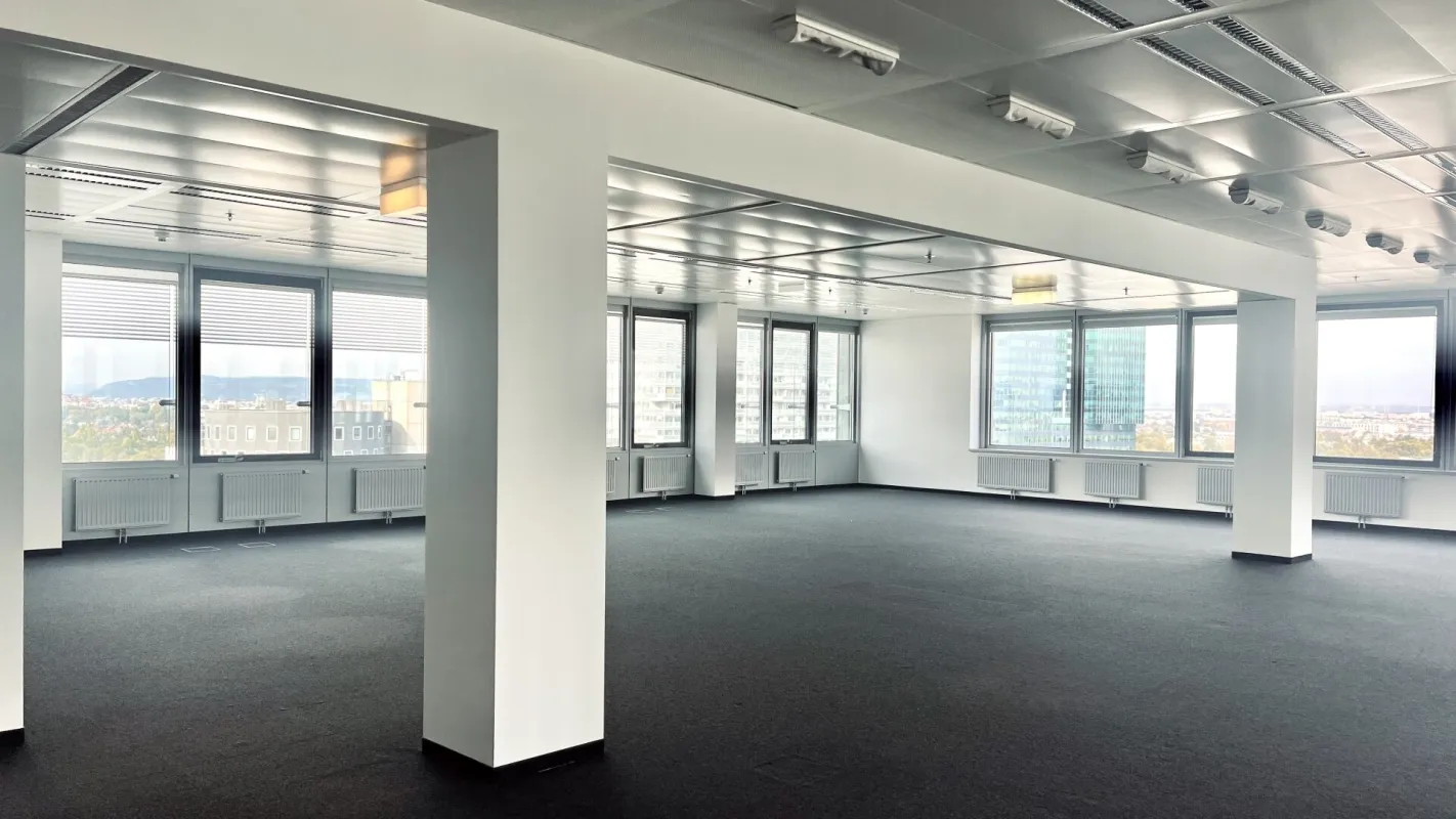 ARES TOWER: Bürofläche im 12. OG mit Weitblick - Bild 1