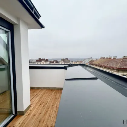 Über den Wolken - Provisionsfreie Maisonette-Dachgeschosswohnung mit 3 Terrassen und Blick auf die Gloriette! - Bild 2