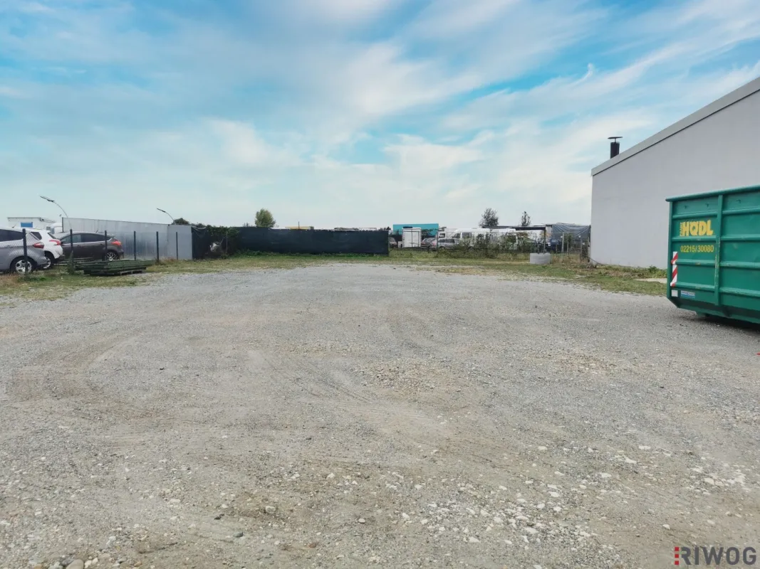 Befestigte Freiflächen zwischen 200m² und 800m² zur Miete - Bild 1