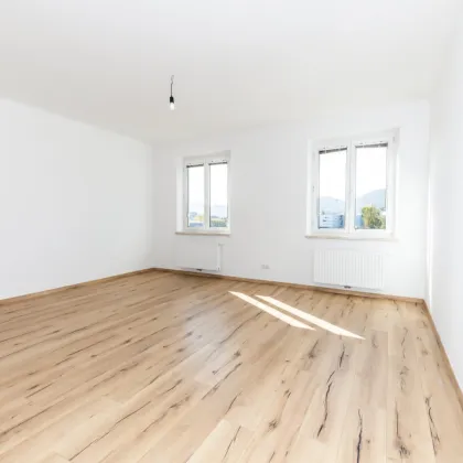 *WOW*I LETZTER STOCK MIT LIFT I TOP SANIERT I DUSCHE I DESIGNER-KÜCHE I BAHNHOFNÄHE I HAUSTIERE WILLKOMMEN I SEHR MODERN I TOP GRUNDRISS I - Bild 3