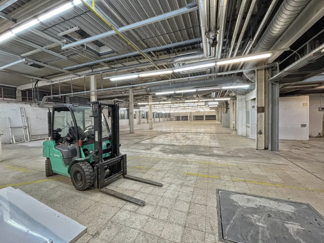 KAUF!  3000 m² - 3500m² !! Halle - Produktion- Lagerfläche plus 600m² Bürofläche  in Kramsach - Bild 1