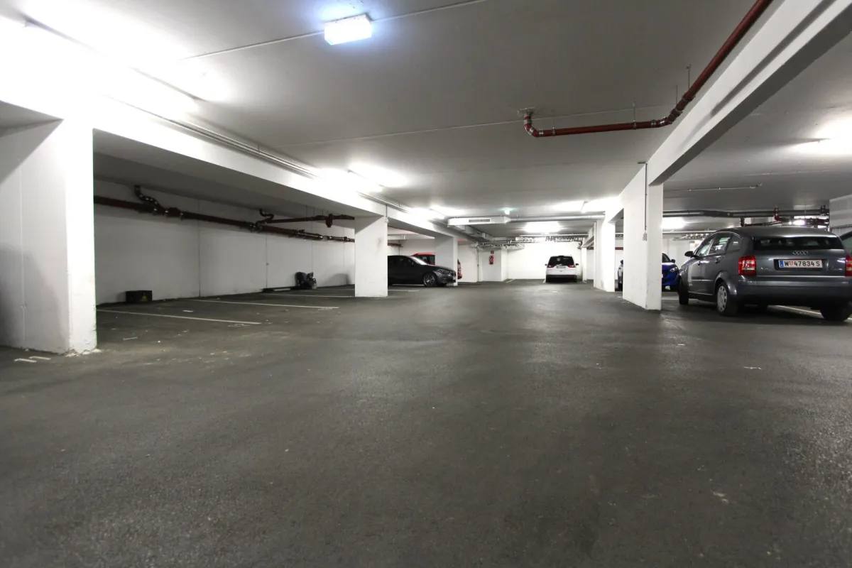 Garagenplätze beim Brunnenmarkt! - Bild 1