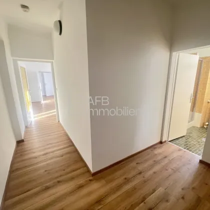 Neu-sanierte 3-Zimmer-Wohnung mitten in der Herrengasse - Bild 2