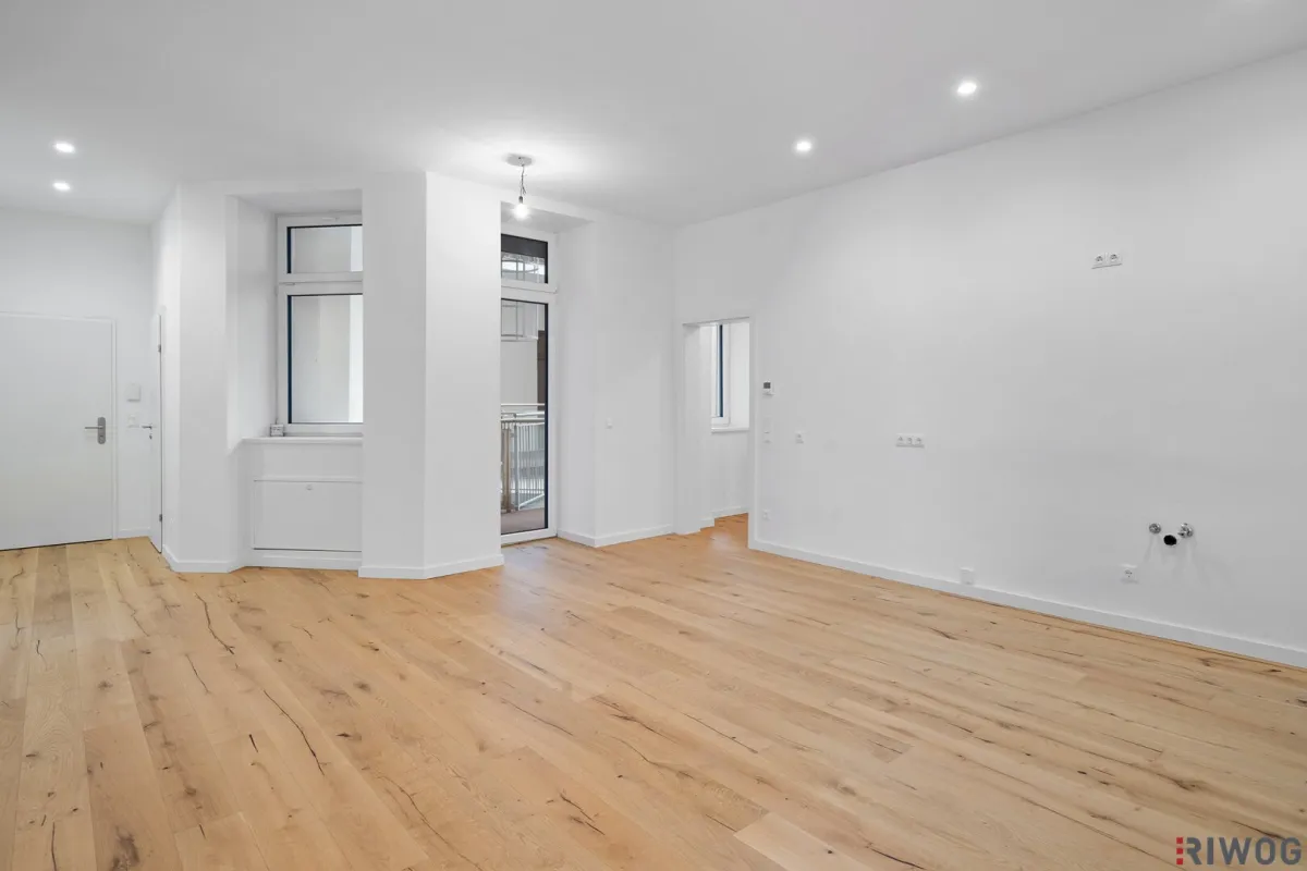 Exklusive Altbauwohnung mit großem Balkon in Gehweite zum Schweizergarten - Bild 1