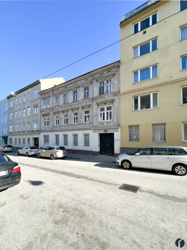 Mehrheitsanteil an Zinshaus samt Rohdachboden - Bild 1