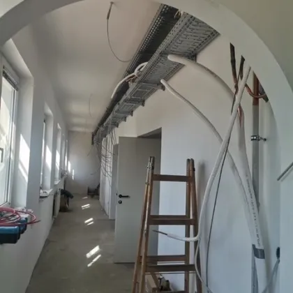 Vollsanierte Gewerbefläche in Wien: 682m²,  perfekt für Ihr Business! 28 Stellplätze, LKW Einfahrt - Bild 3