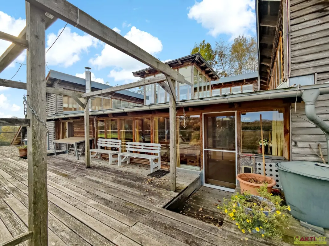 Großzügiges Anwesen, über 690 m² Nutzfläche. - Vielfältige Möglichkeiten in beliebter Lage. - Bild 1