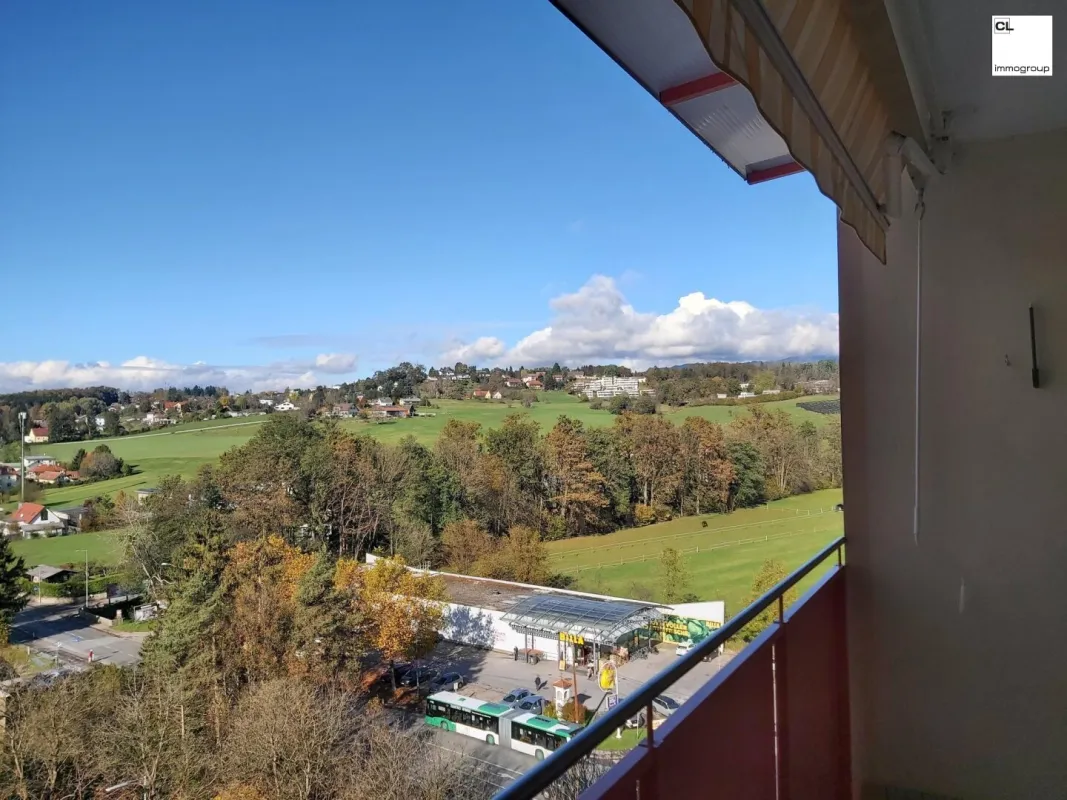 Helle Wohnung mit Loggia und Fernblick! - Bild 1