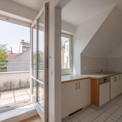 ** Top gepflegte 4 Zimmer Dachgeschoss Wohnung mit Alleinutzung 3er hofseitigen Terrassen - Maisonette Wohnung - Nähe Bahnhof Gersthof ** ab sofort ** - Bild 2