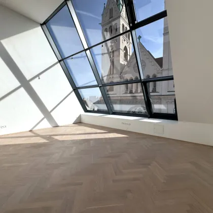Spektakuläre Dachgeschoßmaisonette mit Terrassentraum und Blick auf die Canisiuskirche - Bild 2