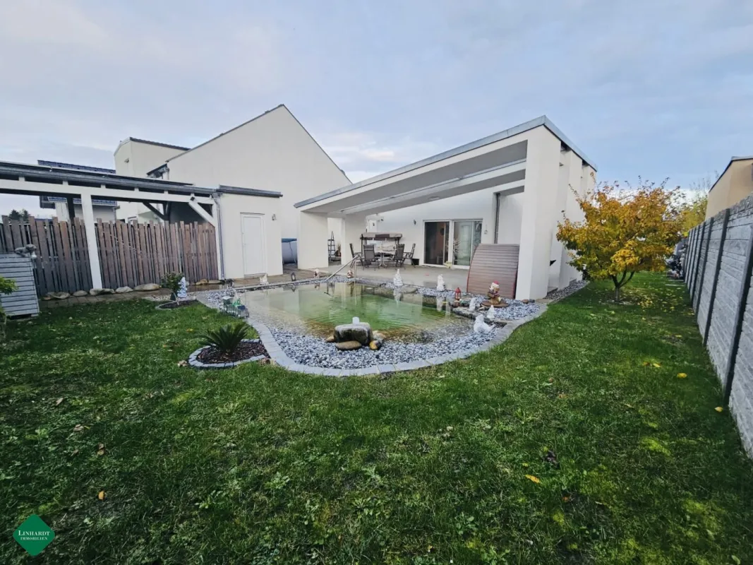 Bungalow mit Pool und Schwimmteich auf einem Baurechtsgrund. - Bild 1