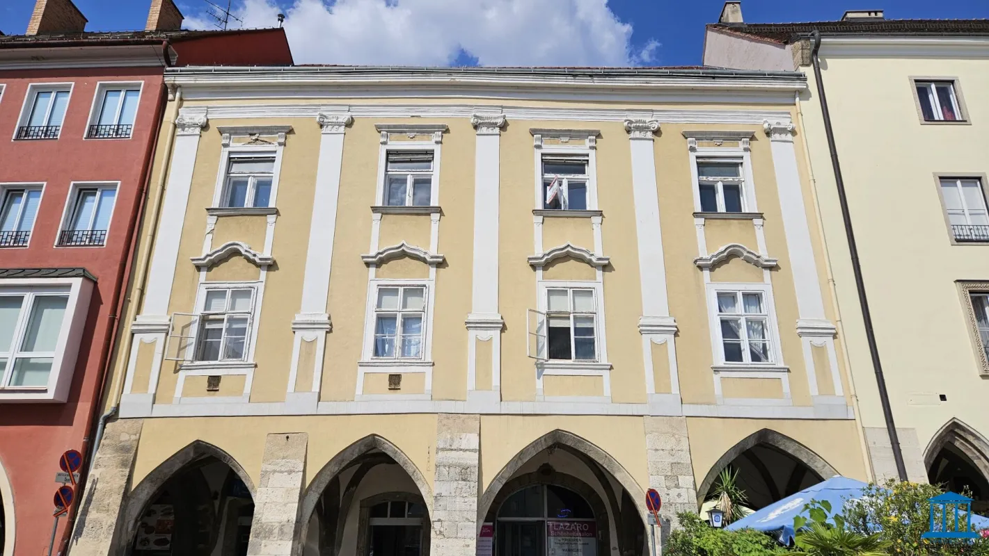 ZWEI MONATE MIETFREI - mieterseits adaptierbare Gewerbeflächen direkt am Hauptplatz - Bild 1