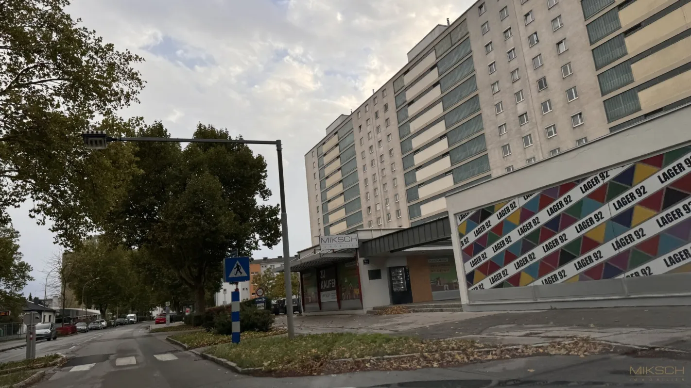 Attraktives Geschäftslokal/Büro (teilbar) in bester Lage inkl. 6 Parkplätzen im Eigentum - 510m² Nutzfläche - Bild 1