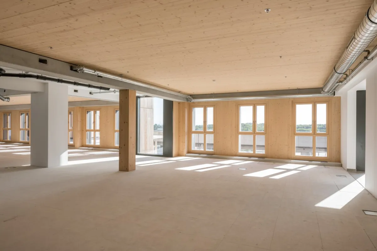 Büro/Praxis/Geschäftsflächen ab 500 m2 mit Seeblick direkt an der U2 individuell gestaltbar! Ab sofort verfügbar! - Bild 1