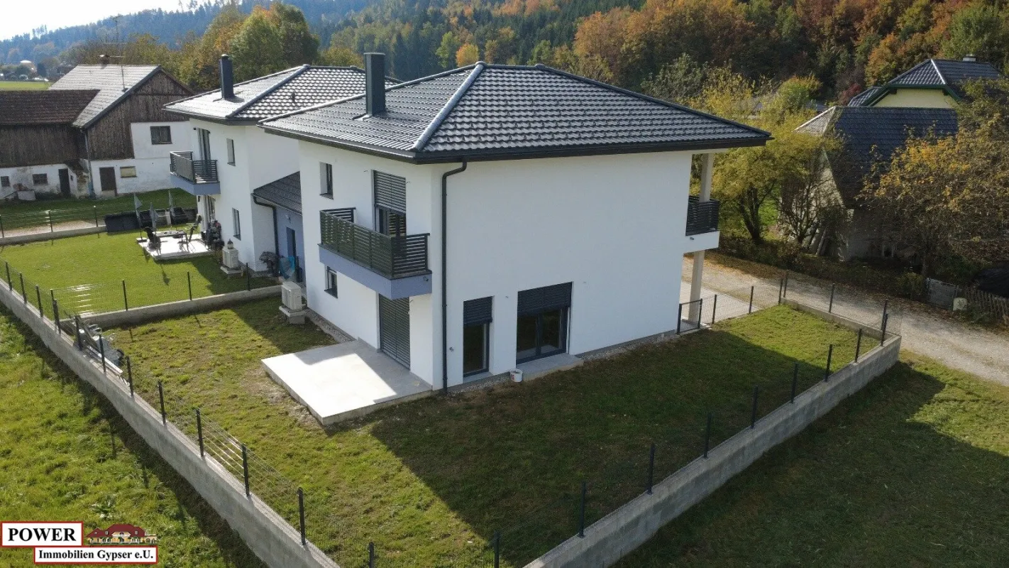 Doppelhaushälfte der besonderen Art Erstbezug !! - Bild 1