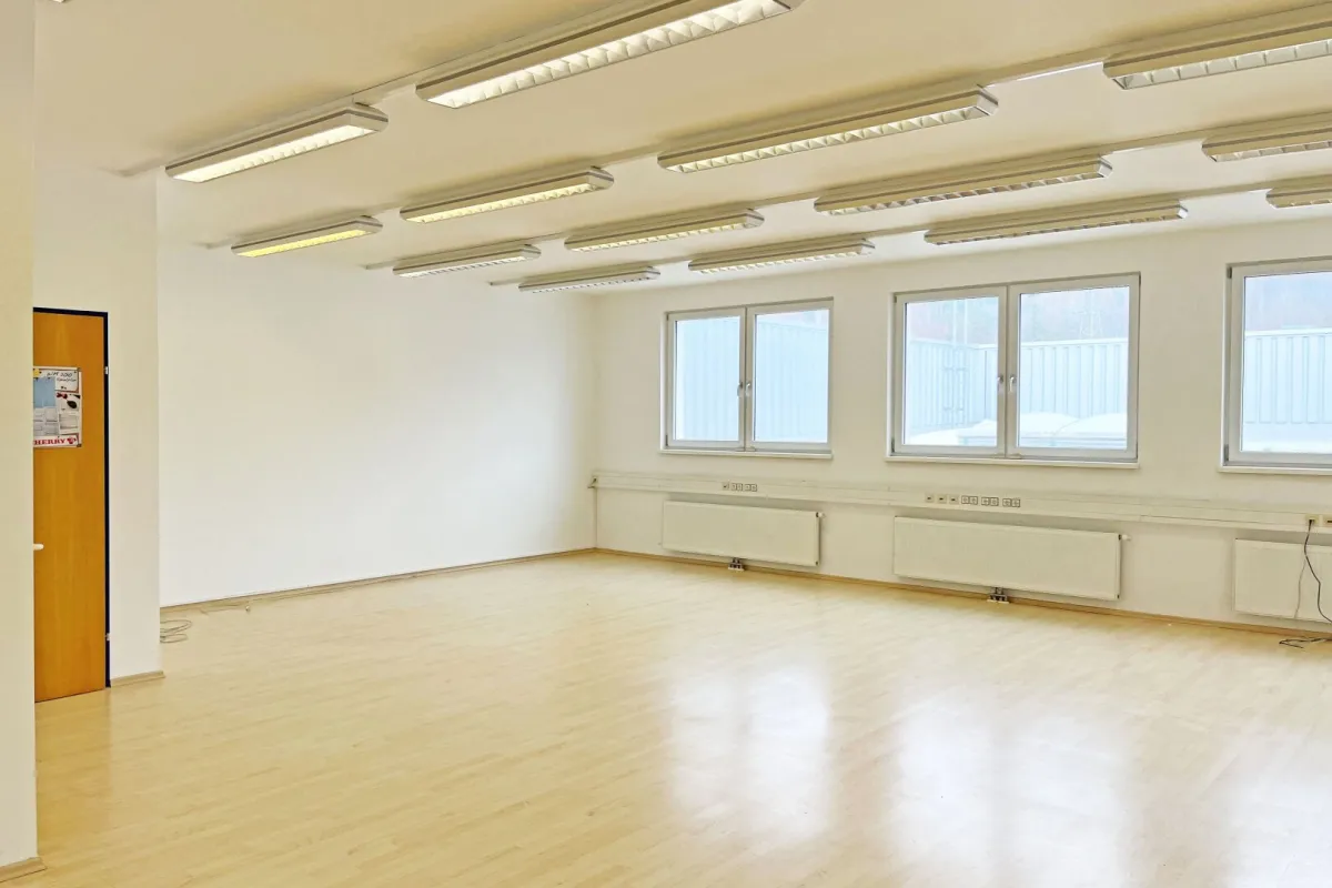 Verkehrsgünstig gelegenes Büro im Betriebspark Pressbaum - Bild 1