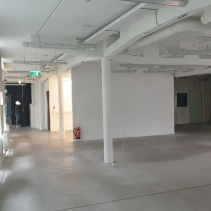 Büro, Lager, Servicefläche, Obergeschoss, großer Lastenlift, LKW-Anlieferzone - Bild 2