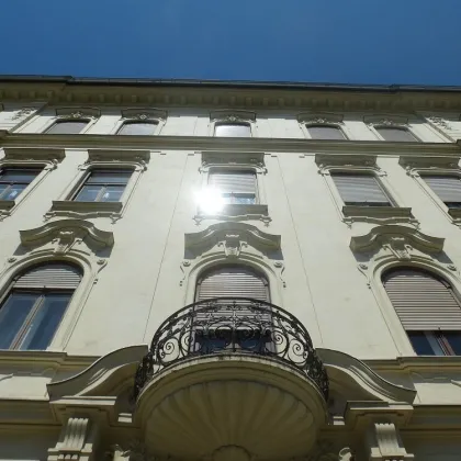 Dachgeschoss - 2 sanierte Wohneinheiten in einem wunderschönen Jugendstilhaus sowie KFZ-Tiefgaragenabstellplätze in absoluter Bestlage, direkt gegenüber der Karl-Franzens-Universität! - Bild 3