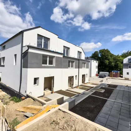 NEU! ++ ZIEGELMASSIV ++ 12 REIHENHÄUSER ++ 2 PKW-STELLPLÄTZE PRO HAUS ++ GARTEN & TERRASSE ++ BELAGSFERTIG ++ FISCHAMEND ++ - Bild 2