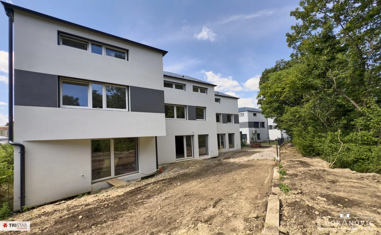 NEU! ++ ZIEGELMASSIV ++ 12 REIHENHÄUSER ++ 2 PKW-STELLPLÄTZE PRO HAUS ++ GARTEN & TERRASSE ++ BELAGSFERTIG ++ FISCHAMEND ++ - Bild 1