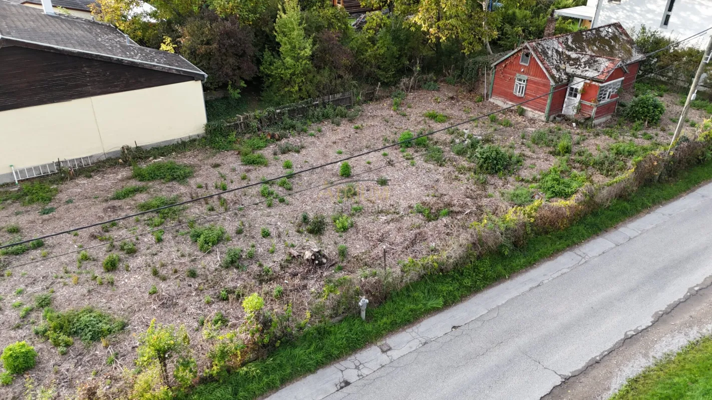 EBENES Eckgrundstück in ESSLING zu erwerben! - Bild 1