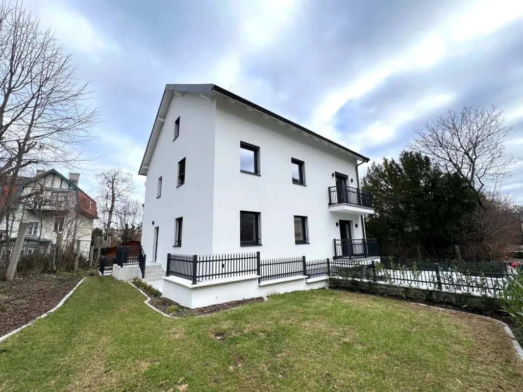 TRAUMHAFTER ERSTBEZUG - MEHRFAMILIENHAUS IM GRÜNEN! - Bild 1