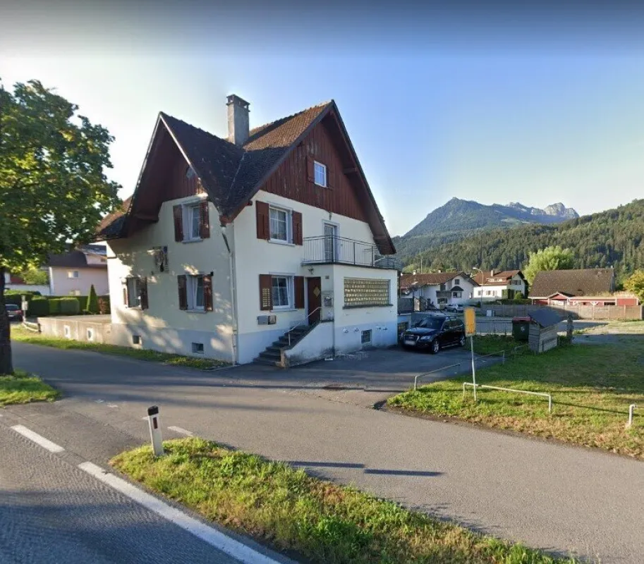 Renovierte 3-Zimmer-Wohnung mit einer herrlichen, großzügigen Terrasse. - Bild 1