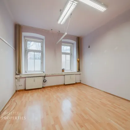 Geräumiges 3-Zimmer Büro mit großen Lagerräumen und eigener Einfahrt, Nähe Landstraße - Bild 3