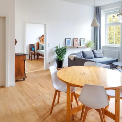 Schöner Altbaucharme mit Innenhofgarten! Direkt im Zentrum! - Bild 2