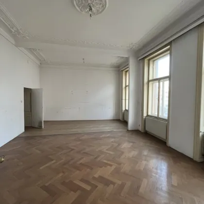 #SQ - SANIERUNGSBEDÜRFTIGES IMPOSANTES ALTBAUJUWEL - TOP 13 - Bild 2