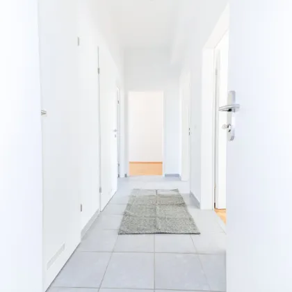 ZEITGEMÄSSES WOHNEN I MODERNE AUSSTATTUNG I HOCHWERTIGE KÜCHE I KLARE LINIEN UND ELEGANTE RAUMAUFTEILUNG I PROJEKT WOHNEN - Bild 2