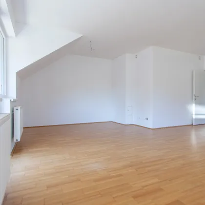 !! Aktion !! 3 Monate mietzinsfrei wohnen - moderne 4 Zimmer Dachgeschosswohnung in Loich - Bild 3