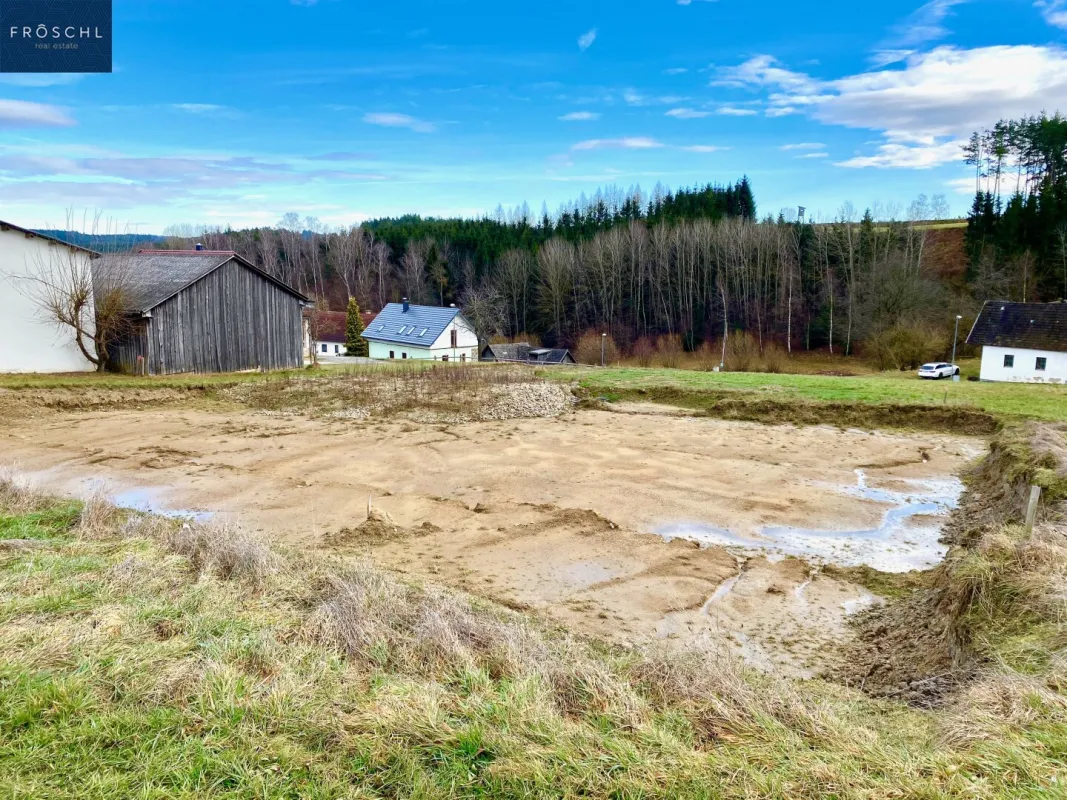 Besonderes Baugrundstück in Uttissenbach bei Zwettl - 4.519 ² Grundstücksfläche im Grünen - Bild 1