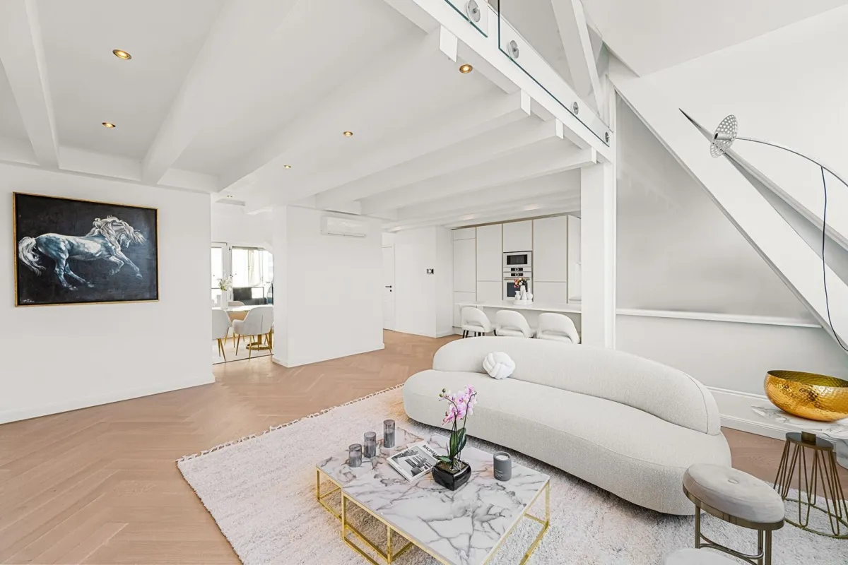 LUXURIÖSE PENTHOUSE WOHNUNG MIT LOFTCHARAKTER - Bild 1