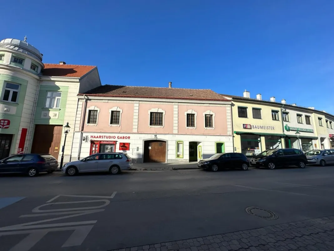 Stadthaus mit großem Potenzial in Top Lage - Bild 1