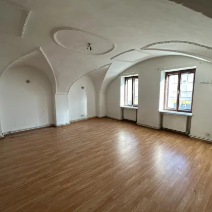 Stadthaus mit großem Potenzial in Top Lage - Bild 2
